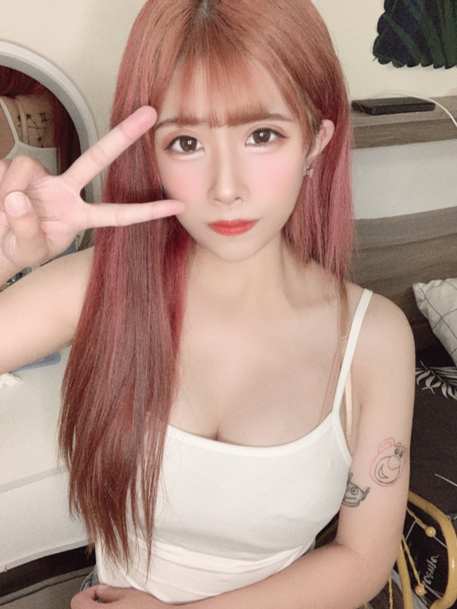 candy9852's tweet photo. 美女都是有選擇障礙的😝 https://t.co/YX5bGryomf