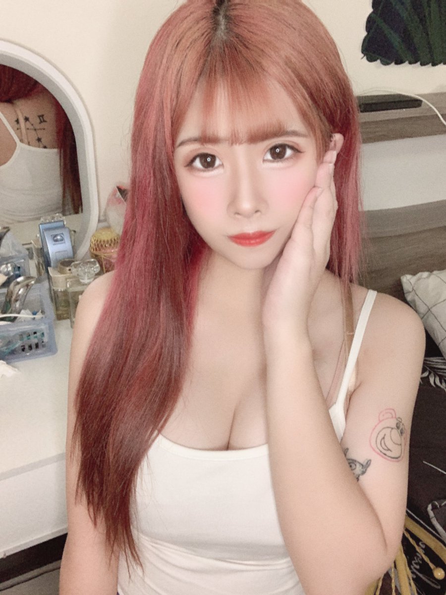 candy9852's tweet photo. 美女都是有選擇障礙的😝 https://t.co/YX5bGryomf