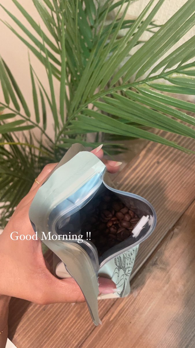 Lama_Abdullah's tweet photo. @_qxi7 قهوتي الرهيبة حالياً بنما panama 🇵🇦 من محمصة ثيرد ويڤ 🧘🏽‍♀️😌 و موجوده بموقعهم https://t.co/u8yvlRBAQj https://t.co/ovm7uMqMDA