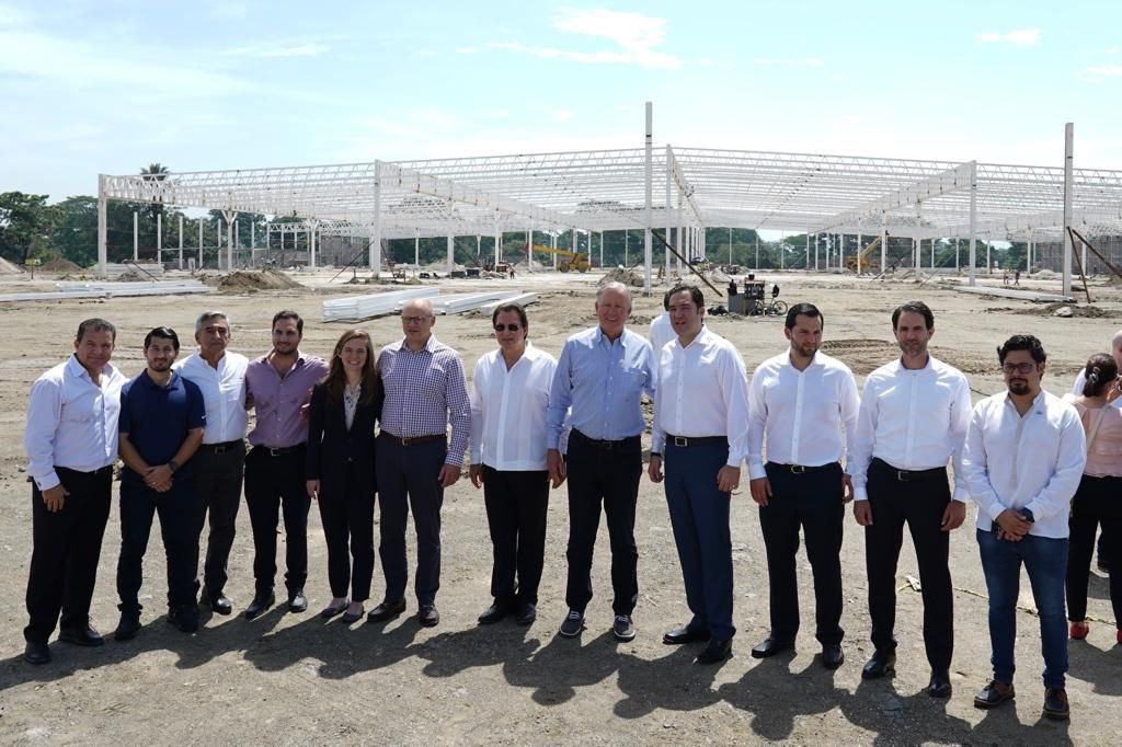 JFantiniPorter's tweet photo. @centampartners was grateful to join partners Parkdale Mills, @gildancorp, @GrupoElcatex, and @HectorZelaya to launch Parkdale Mills’ $180M textile factory in Choloma, Honduras— advancing @VP’s Call to Action and @XiomaraCastroZ’s commitment to create new opportunity for families https://t.co/SBfN5cHdAR