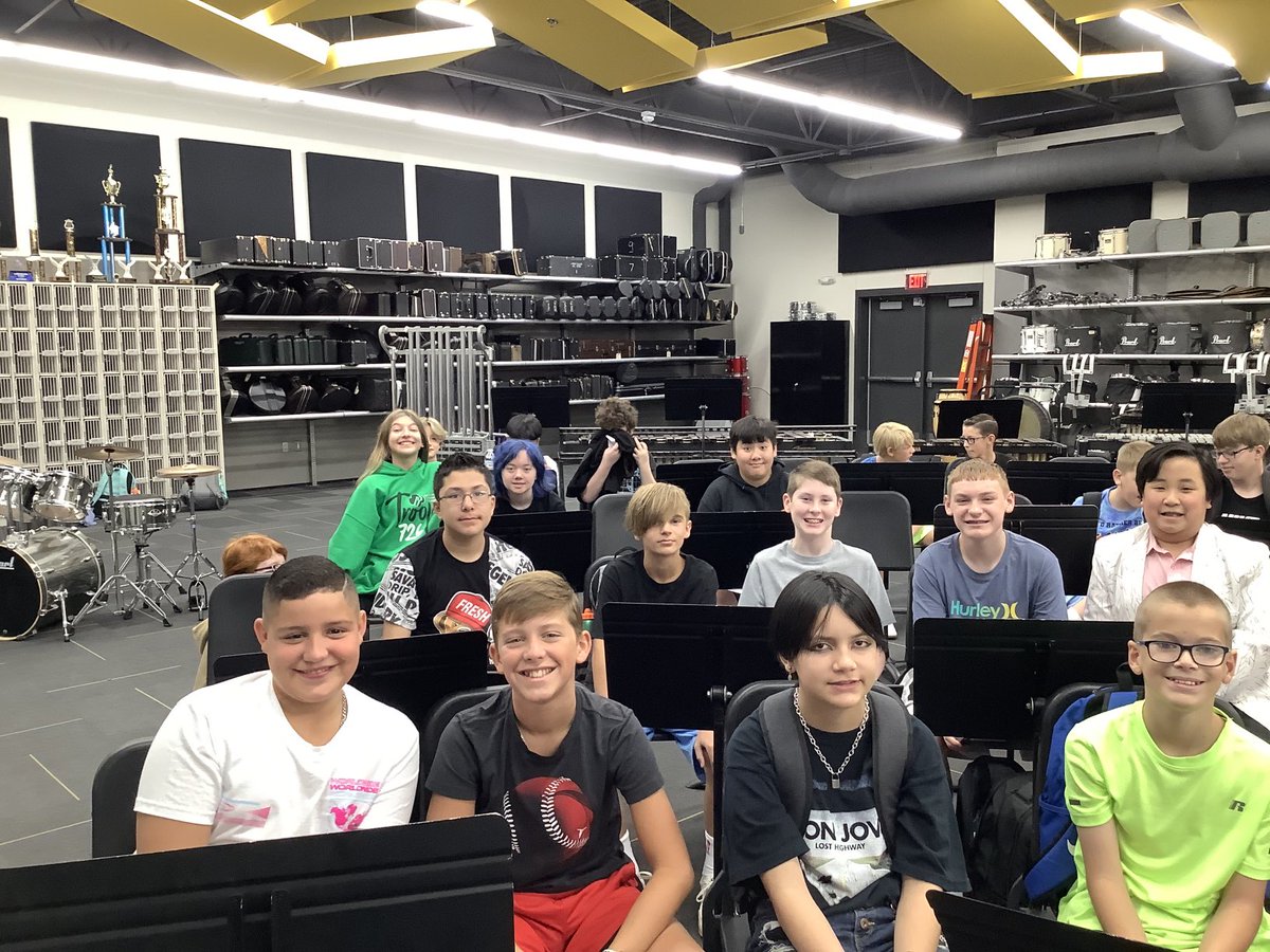 EldoraLisa's tweet photo. Ms. Eldora’s Band having a great start!!
#EPSproud #okfirstday https://t.co/CkWOA0bypO