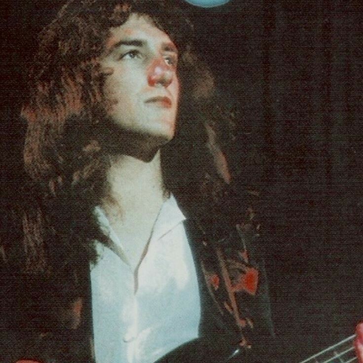 Happy birthday to John Richard Deacon who was born in 19th August 1951. Love you always and forever : ) 