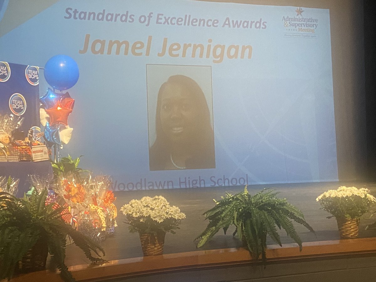 BookerYalonda's tweet photo. And the award goes to… Thee Principal @JamelJernigan! @WoodlawnHS_BCPS is excited to celebrate the @BaltCoPS recognition of her excellence in leadership! @KyriaJoseph https://t.co/yWd5vrhOld