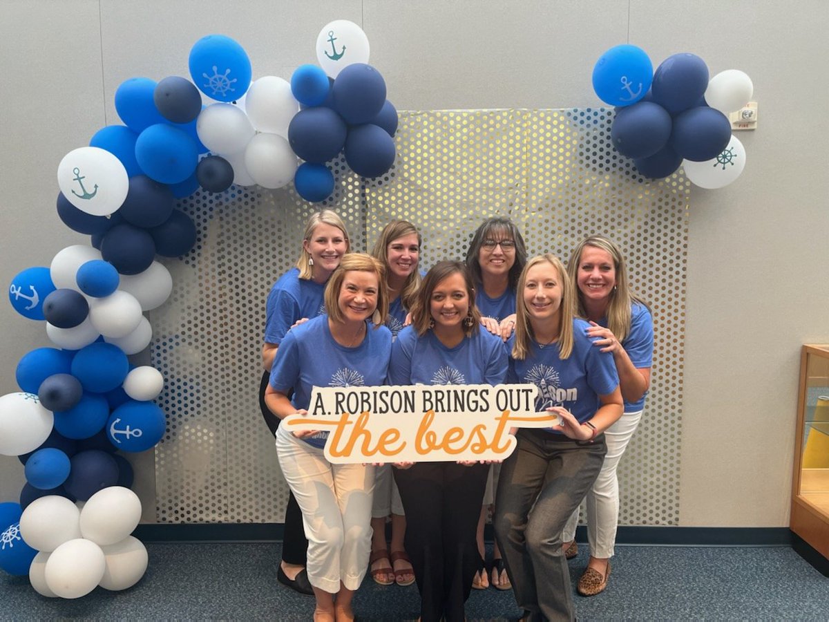 ConnieKubis1's tweet photo. Love my team! #CFISDspirit #LightTheWay https://t.co/S0C22wVkaz