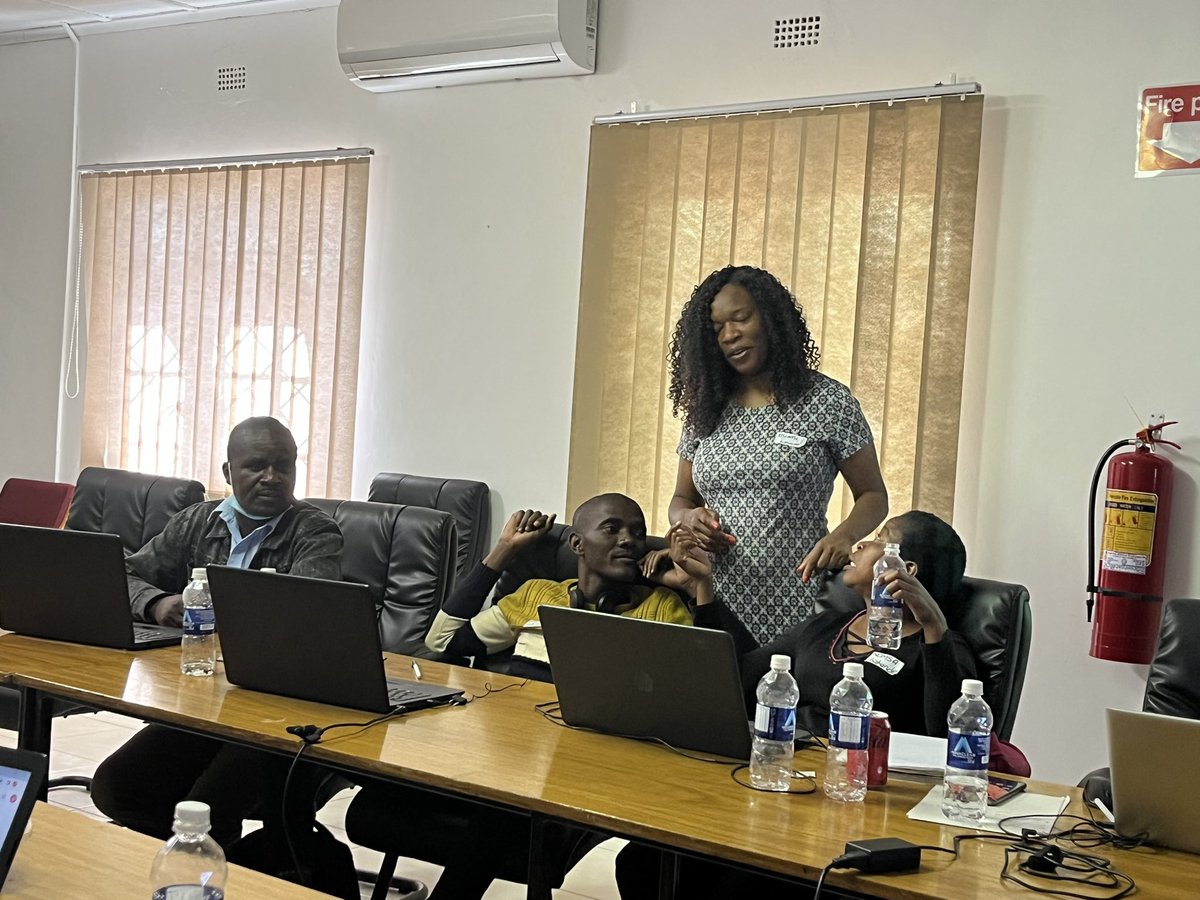 Monitoring genetic trends in breeding programs is essential to improve efficiency

Final day of @CGIAR_EiB <a href="/CIMMYT/">CIMMYT</a> training course on analyzing genetic trends in DR&amp;SS and ZARI teams 🇿🇼🇿🇲