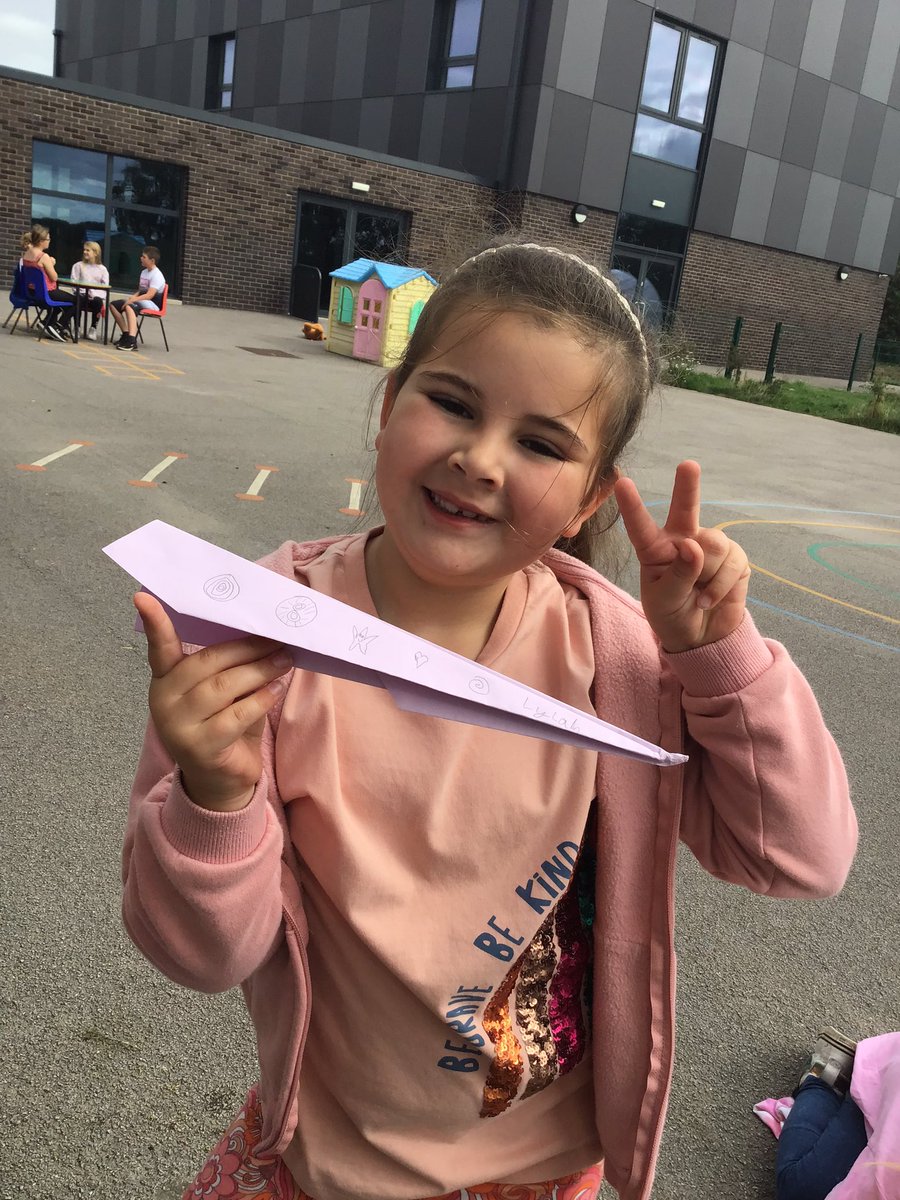 BPS_AllStars's tweet photo. Today we are making paper aeroplanes! @BlackrodPSch https://t.co/Si8X8x59zY