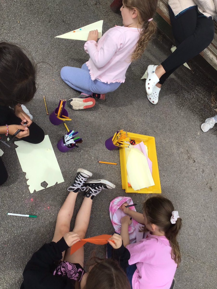 BPS_AllStars's tweet photo. Today we are making paper aeroplanes! @BlackrodPSch https://t.co/Si8X8x59zY