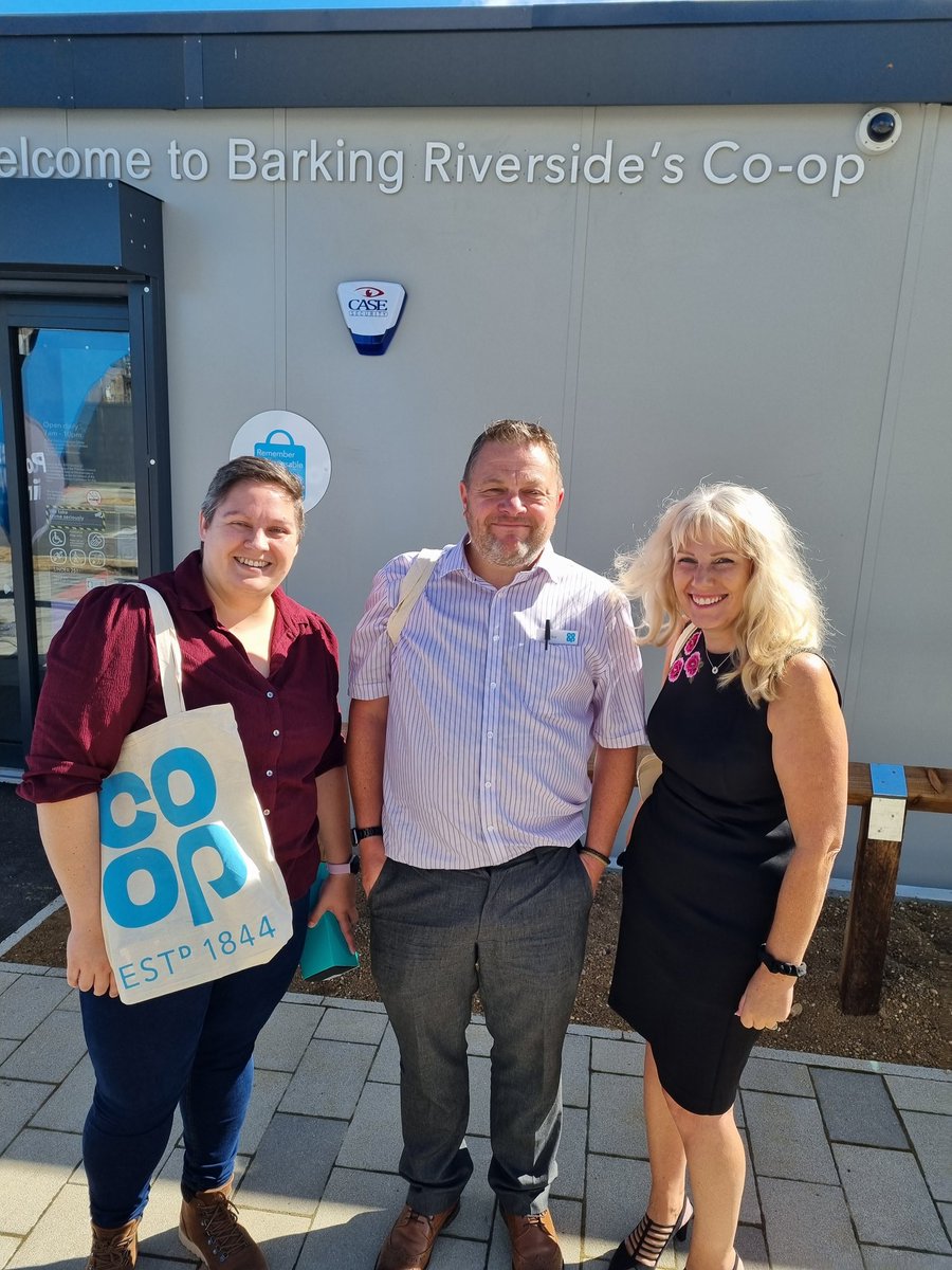 Great to be at the launch of <a href="/coopuk/">Co-op</a> #BarkingRiverside. Lovely store! <a href="/MichaelRoast/">Michael Roast</a> soon to be launching <a href="/Deliveroo/">Deliveroo</a>!