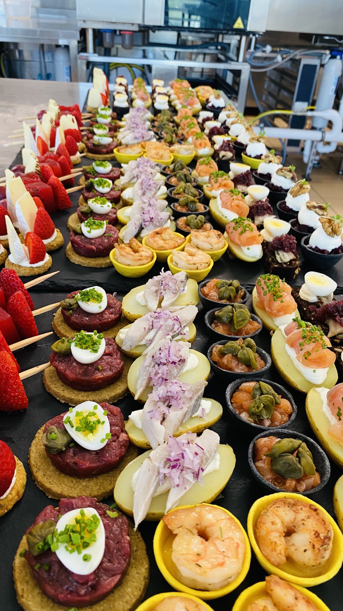 J.R. on Twitter "Party finger food 🍡🍡🍡🍢🍢🍢🫒🫒🫒🫒🫒🫒🫒🫒 https//t.co/SopuTYptpv" / Twitter