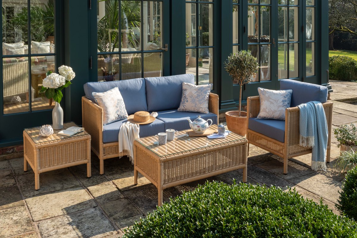 View the latest Laura Ashley indoor and outdoor rattan furniture collection, including the NEW Vilamoura Range. This elegant range is available in a choice of two outdoor performance fabrics, Oakley Canvas or Solis Denim. https://t.co/hBZKbuFHPd
 #lauraashleyuk #lauraashleyhome https://t.co/VXfjH6LhKU