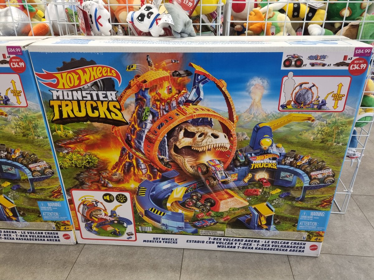 GAMEClydebank's tweet photo. We are just throwing deals at you now.

Look at this huge #HotWheels set for only £29.99(Originally £84.99 and still selling elsewhere for £60!)

We know it's still a bit early to use the "🎄" word but we only have 2 left in stock and this would be an amazing gift
@ClydeShopping https://t.co/QqTLti1zrf