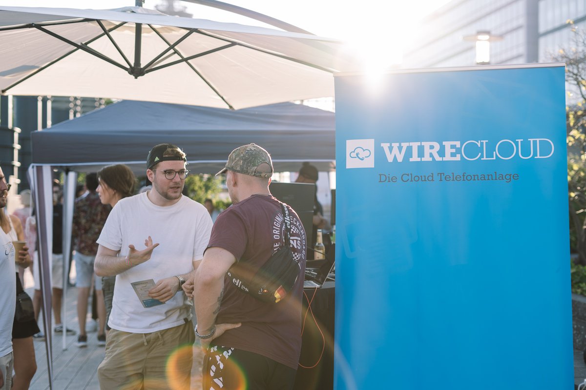 wirecloudTEL's tweet image. Das Team von WIRECLOUD zu Gast beim vom #startplatz organisierten Kölner Startup Sommerfest 2022: Wir bedanken uns für einen gelungenen Abend mit toller Atmosphäre, netten Menschen und einem interessanten Austausch über Cloud Telefonie und Microsoft Teams.
#wirecloud #gründer