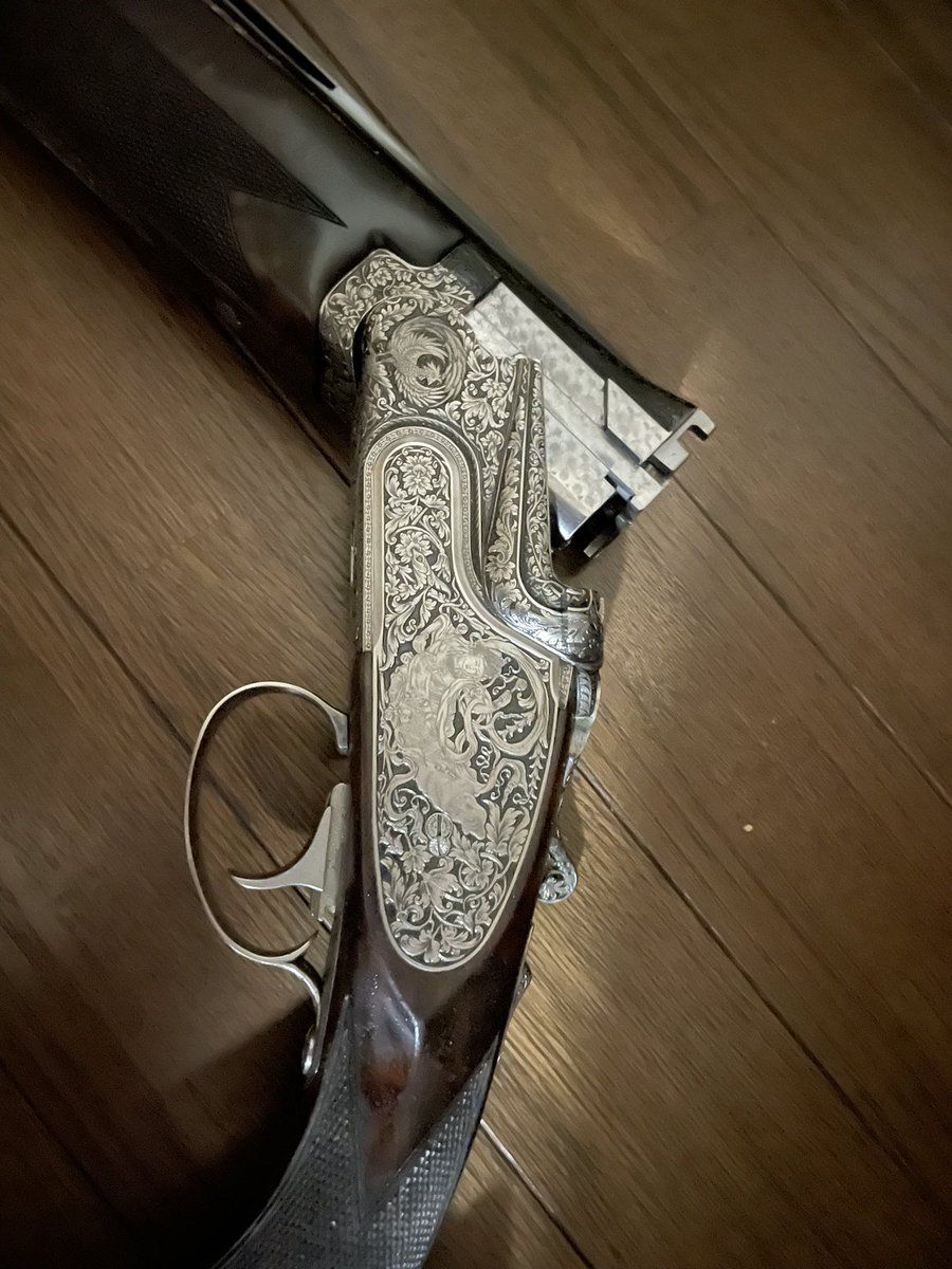 hirotaa0731's tweet image. @siragiku_zero2 さんのSKBM8000に一目惚れし昨日、本当に欲しかった銃がやっと手に入りました!
全国の銃砲店(109店舗)に電話しても見つからず複数のハンターさんの情報の元SKBM8000の交換チョーク式のスポーティング銃が手に入りました!
全国のハンターさん!本当にありがとうございました!!