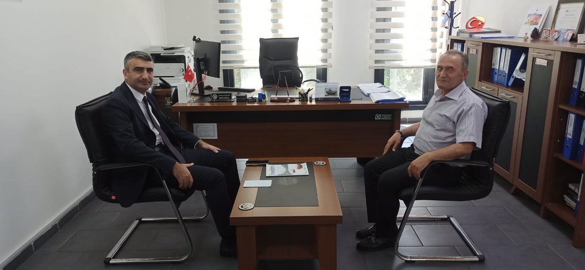 TC_Lapseki's tweet photo. Kaymakamımız Sayın Dr.Fatih ÇELİKKAYA,  tayininin Kahramanmaraş Dulkadiroğlu ilçesine çıkması dolayısıyla ilçemiz Kurum Amirleri, Belediye Başkanı ve köy muhtarlarımızla vedalaşma ziyaretinde bulundu. https://t.co/4YxIKmiVLY