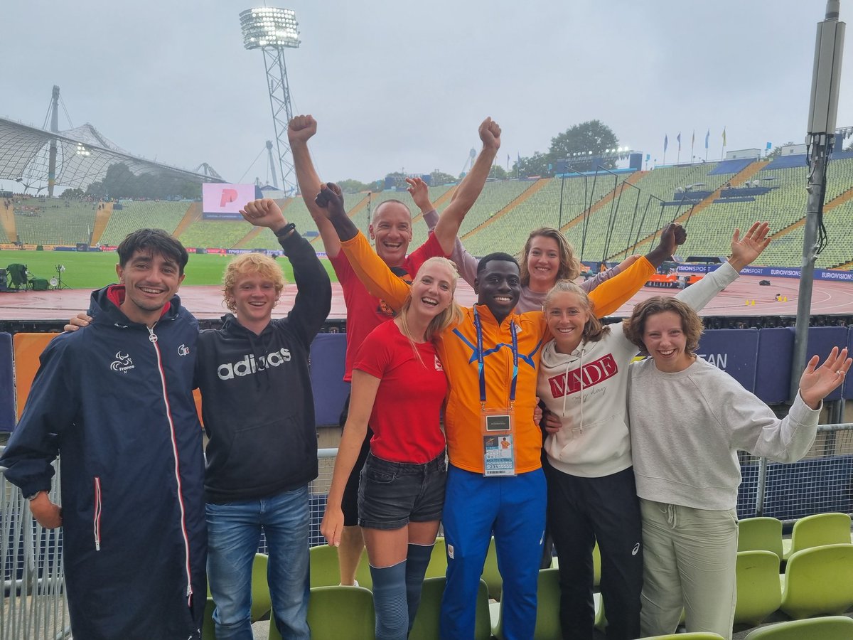 Mooi dat Team <a href="/ParaAtletiek/">Team Para Atletiek</a> in München is bij de EK Atletiek. NED 4 x 100m loper Elvis Afrifra traint bij <a href="/CoachBonsen/">Guido Bonsen</a> in dit Team.