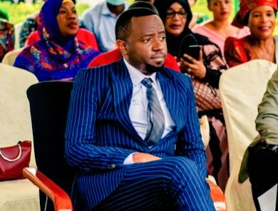 geniusmuu01's tweet image. RETWEET Kwa  Lunch yetu hii vs LIKE kwa huyu kijana