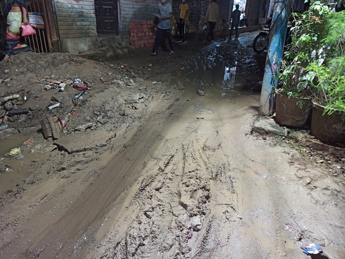 DigitalRohit's tweet photo. @DelhiPwd 
The road condition of our street (Old Mangal bazar road Indra park Palam colony, New Delhi - 110045). The residents have been facing many difficulties due to the broken, and damaged road. In the morning, when people go to their offices, and children go to school, etc. https://t.co/A2IipHGcU3
