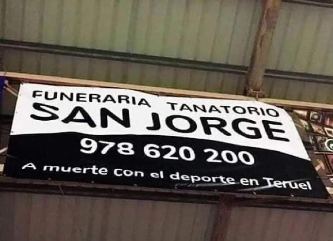 Cuando alguien te dice "no hay webos"  y estás encargando un cartel publicitario...