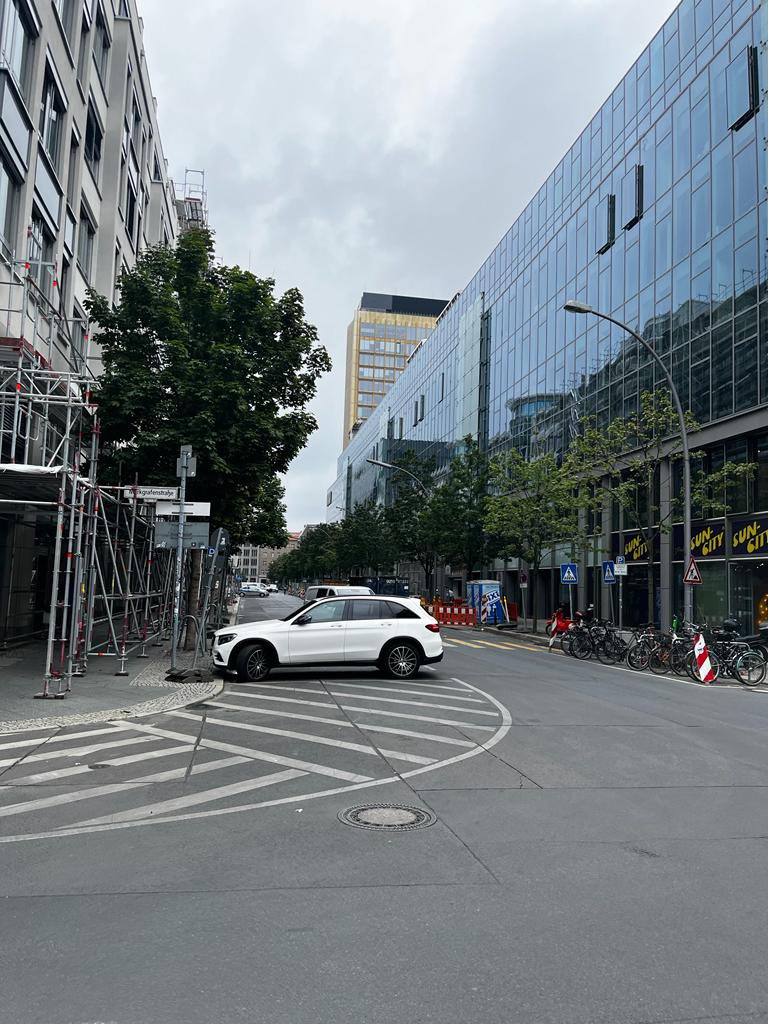 peterjwilke's tweet image. Instagram vs. Reality #HerbstimAugust 

@rbb24