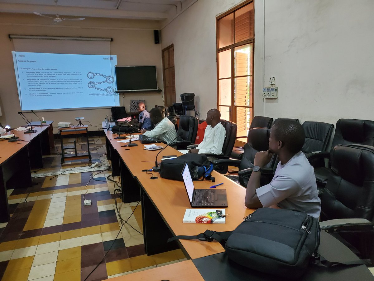 SackoMakhan's tweet photo. Le projet de développement du centre d'innovation de l'ENI-ABT prend forme !
Une version #Digital du centre est également prévue. Cela permettra, entre autres, de favoriser la diffusion des innovations issues de l'école d'ingénieurs.
@PNUDMALI, @UNDPAccLabs, @BambaIssaD https://t.co/nNvUJsv57V