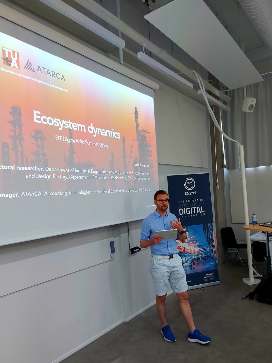 HTarabichi's tweet photo. @EskoHakanen from #aaltouniversity #Tuta talking about #ecosystemdynamic during  #eitdigitalsummerschool #digitalcities at #aaltouniversity.
@EIT_Digital https://t.co/buG166i4cn