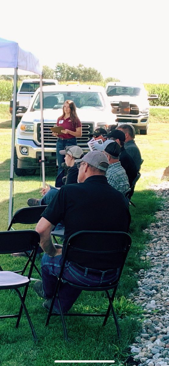 ShelbyEngh's tweet image. Dream job is going well!! Ready to see how DEKALB Asgrow seed kicks butt this harvest! #SSPro #RNAITechnology #DEKALBAsgrow #Harvest22 how are fields looking in your area?!