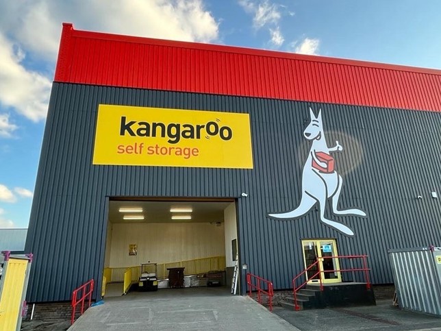 KangarooMD's tweet photo. Q: Can I move into my #SelfStorageUnit today?
A: If we have the space, yes! You can be moved in within minutes...
Get answers to more of your questions hereโฉ https://t.co/Tu1bjTT242 https://t.co/UGBPFl3r3t