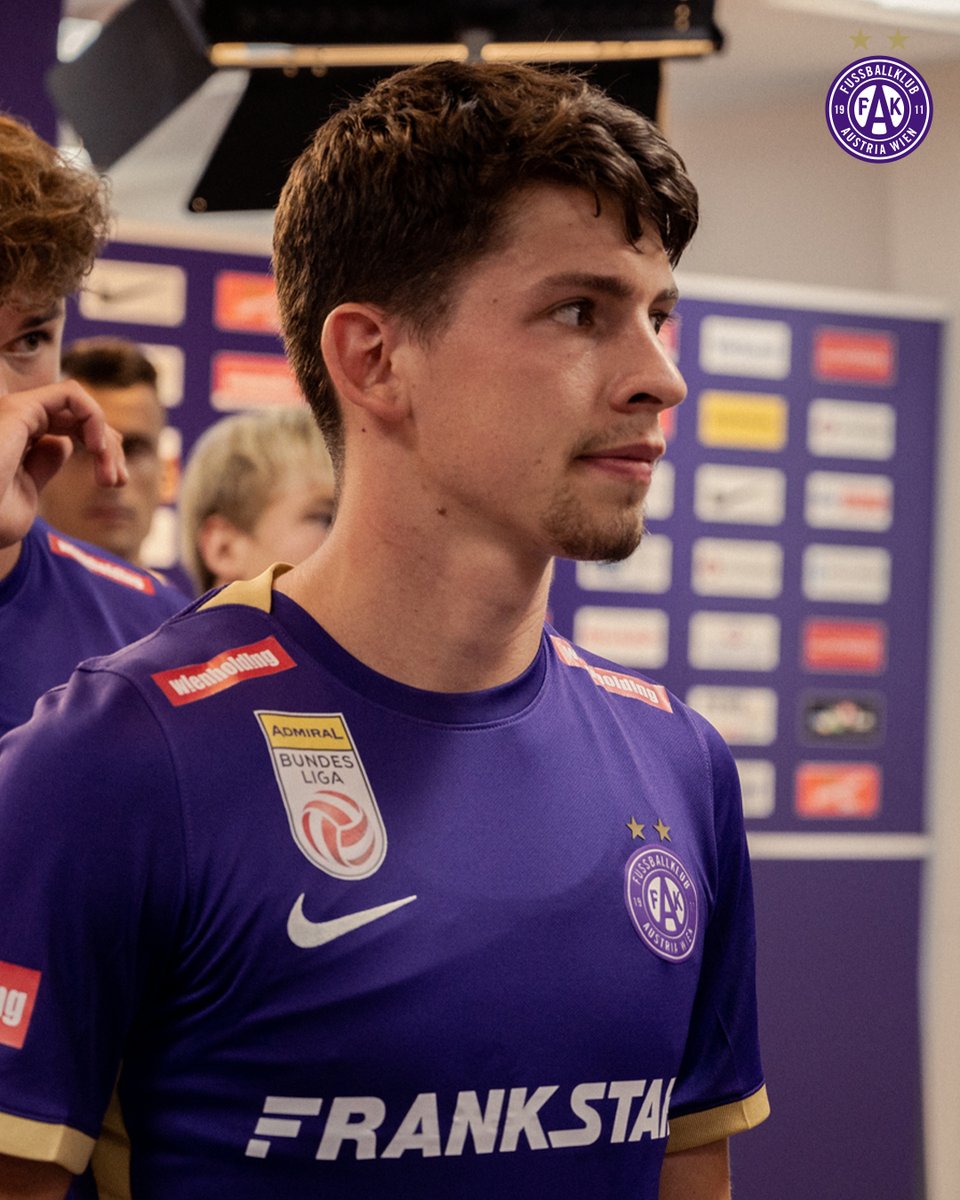 FKAustriaWien's tweet photo. Pre-game vs. Fenerbahçe. 💜
#faklive #FAKFB #UEL
📸 @MrShaked https://t.co/d0JSAT5Zha