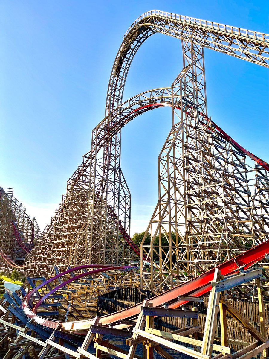 Z14Photography's tweet photo. @lntamin One of my favourite parks outside of the UK, Energylandia! Perfect weather to get this shot. 

#WorldPhotographyDay https://t.co/6xxZu3p1yf