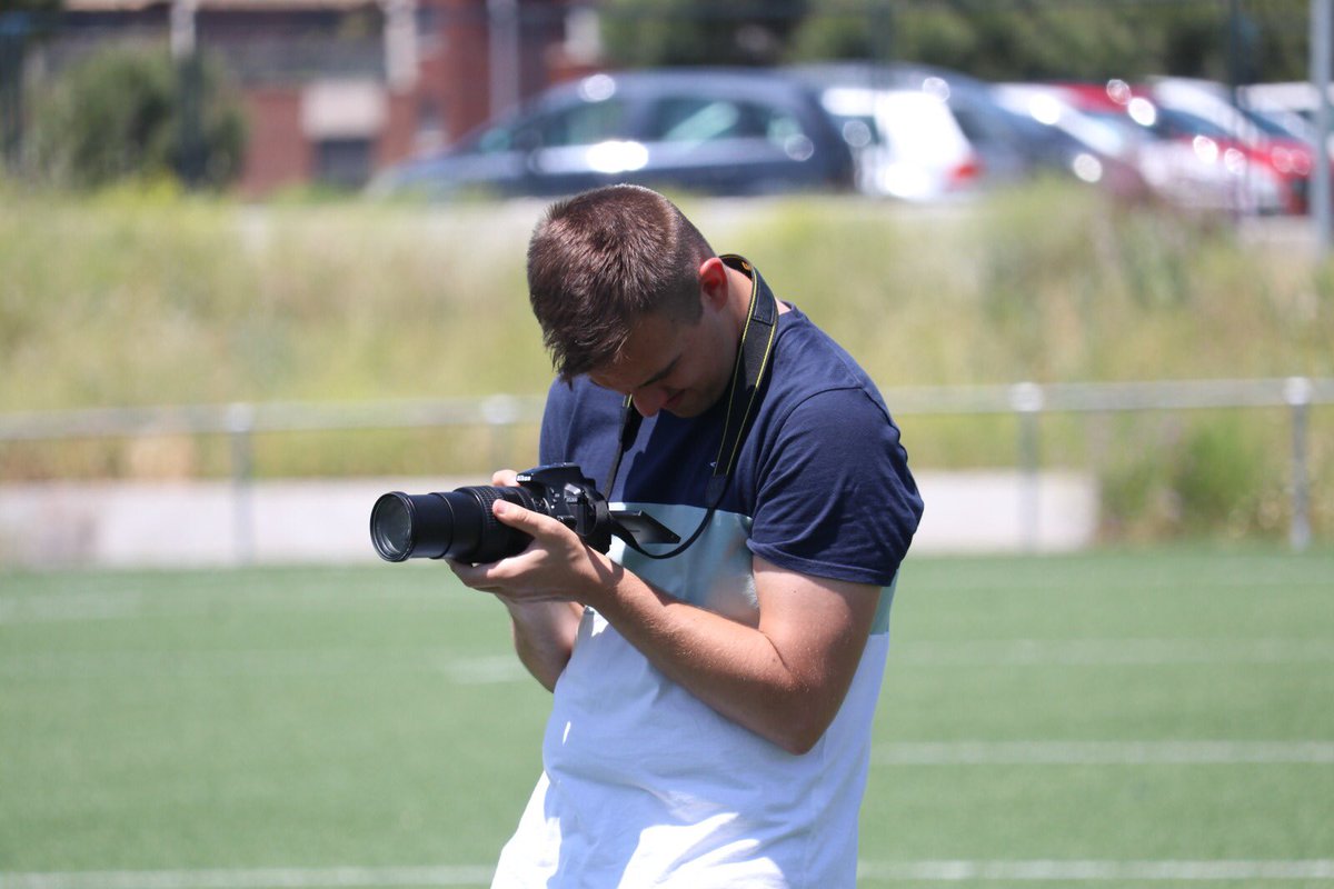 allandgo8's tweet image. Hoy es el #DíadelaFotografía 📸, pero a verdadera pregunta es:

¿Tú qué tipo de fotógrafo eres? 🤔

#allandgo #foto #fotografia #photography #marketing #contentcreator