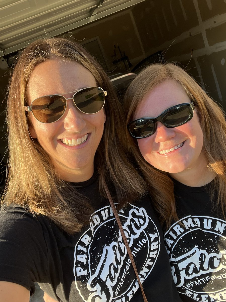 emhollycross's tweet photo. Ready for another great school year! @FMTFalcons #FMTFalconLife https://t.co/5Y9c40CEKH