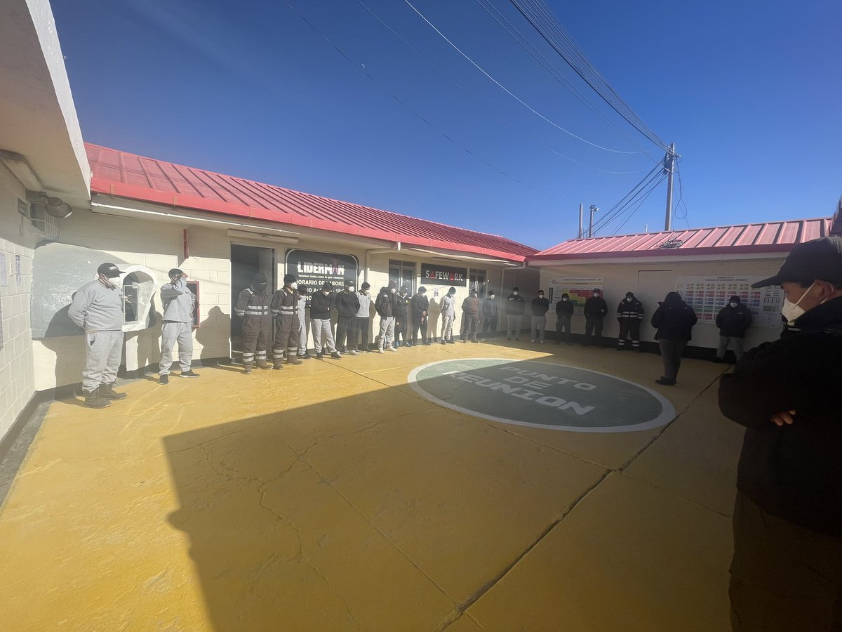 BrendaMiluska86's tweet photo. Día 3. Supervisión de puestos en uno de nuestros más grandes clientes mineros.

La supervisión individual, con una base y encuadre formalizados, ofrece la oportunidad de construir una relación de trabajo basada en la confianza y la confidencialidad. ~Carmina Puig Cruells~ https://t.co/NKSi6iLAS4
