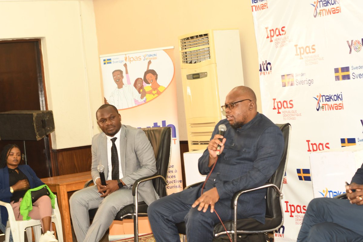 YouthSprint's tweet photo. #JIJ202: Présentation des pannelistes du Panel 1 axé sur comment la technologie influence les décisions de la jeunesse: Me Dido chargé des projets à Habari RDC, Trésor kalonji PCA de Yali RDC,Lemien saka @sakalemien associé au plaidoyer à iPas RDC
#SSRnumerique @MakokiYaMwasi https://t.co/n7gXPVh10W