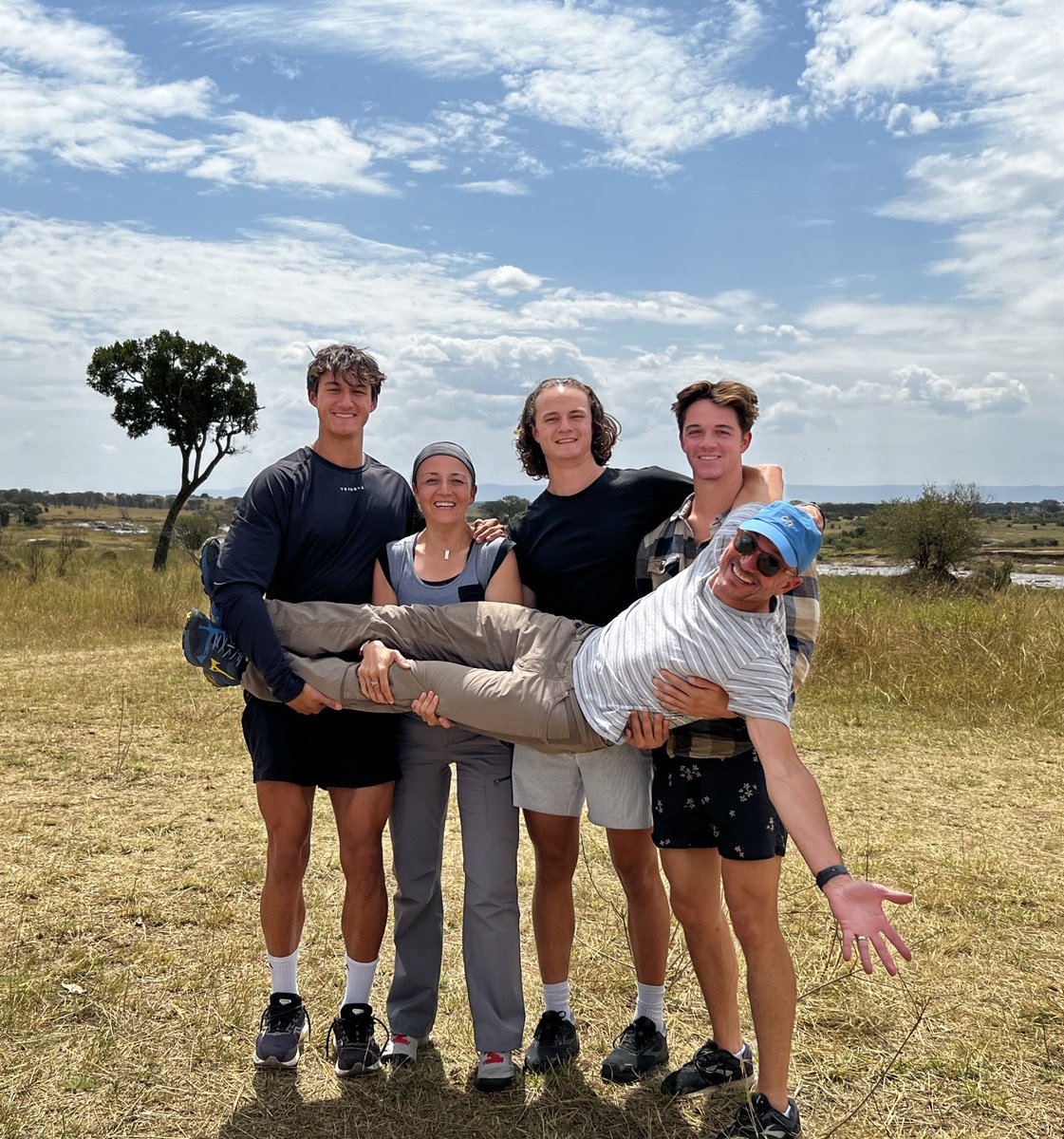 mikayamamoto11's tweet image. You know you’re truly on vacation when you lose track of what day it is - amazing to have family time before oldest ones scatter back to their schools. #workhardplayharder #family