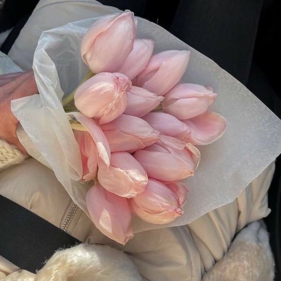 SelectOutfit's tweet photo. pink tulips https://t.co/EjBNsQJTCh