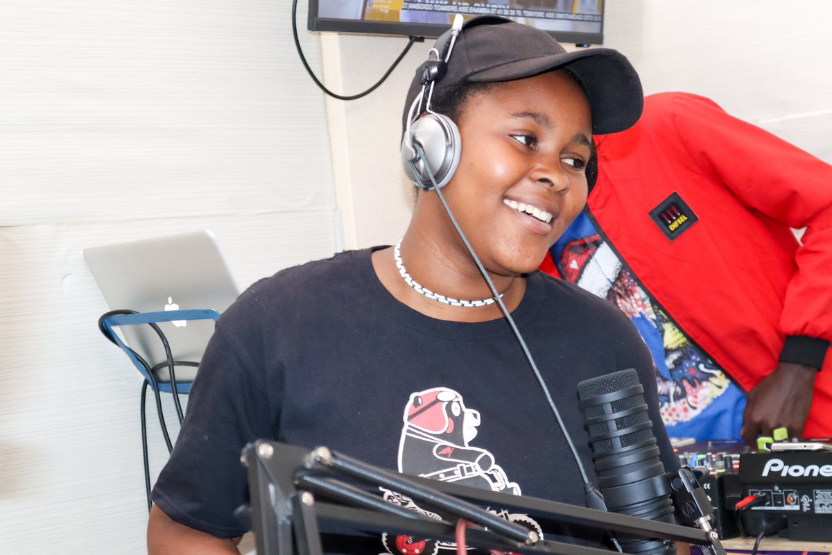 GetembeTV's tweet photo. Its Link Up FREESTYLE Friday Edition ndani ya Getembe TV & Getembe FM 102.7 na Dj Rills, Miss Kerubo and Dj Topsha
Drop Request yako >>>>
#linkupshow https://t.co/cSaW3swibQ
