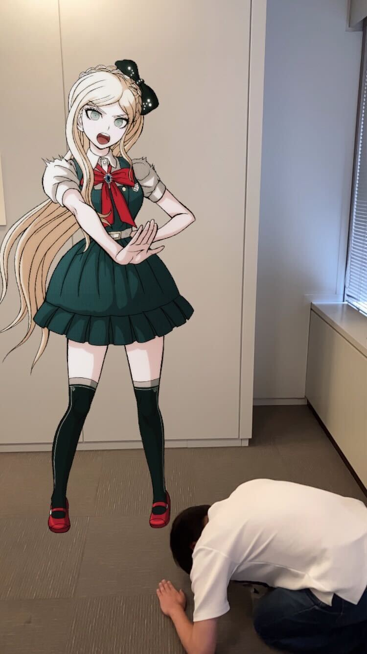 ダンガンロンパ公式 on X: 「ひかえおろー！」 ソニアさんの威光に、ひれ伏す社内スタッフを撮影！ なお、ダンガンロンパAR投稿キャンペーンは821（日）までとなります。  残りわずかな期間ですが、よろしければご参加くださいね。 #ダンガンロンパ #DR_AR #ハッピー ...