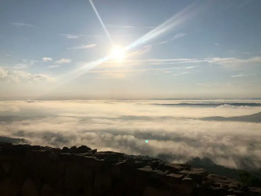 SeeRockCity's tweet photo. Those early mornings on the mountain are worth the wake-up call. We open daily at 8:30 a.m. - and that’s quite the peaceful time to visit! #seerockcity #lookoutmountain #visitchatt #walkerrocks https://t.co/fv41fuf2wW