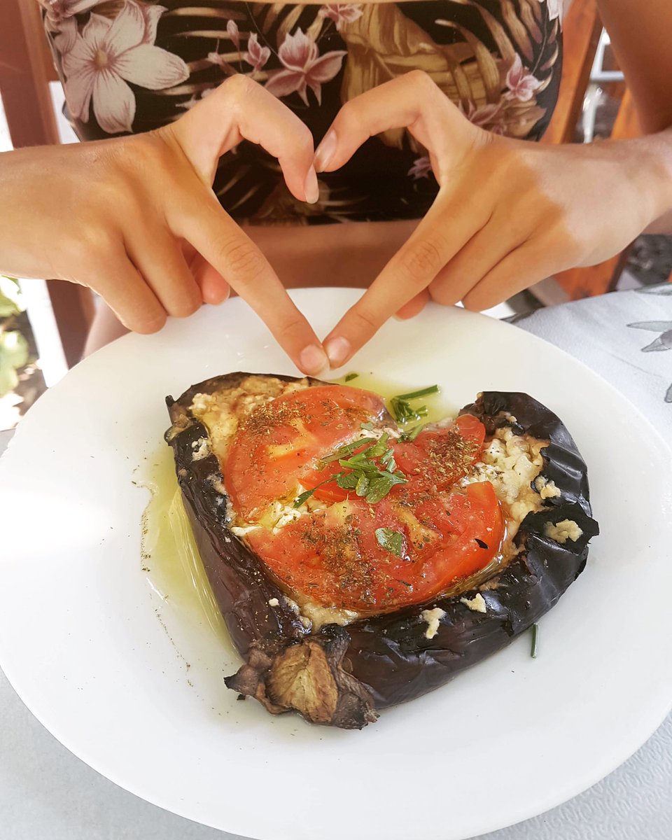 CulinaryMed's tweet photo. We love #Thasos and all the delicious 😋 #eggplant 🍆 #viscousfiber #cholesterollowering #glucosecontrol #glucoselowering #bloodsugarbalance #bloodsugardiet #lowgi #lowglycemic #lowglycemicindex #mediterraneandiet #cholesterolfree #cholesteroltips https://t.co/BVX687Z8Ft