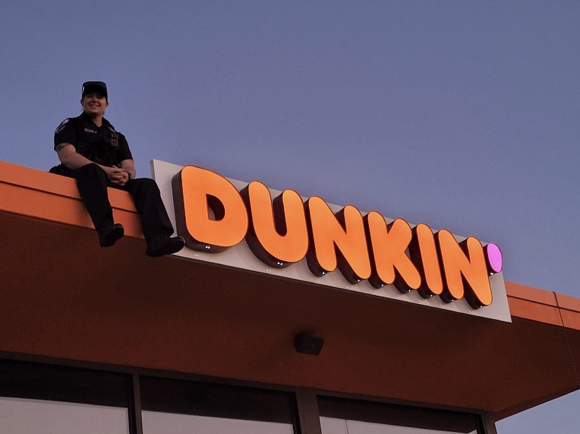 Don’t forget to stop by the Brownsburg Dunkin’ Donuts today and support our Cops on the Roof Top and Special Olympics! 💙
