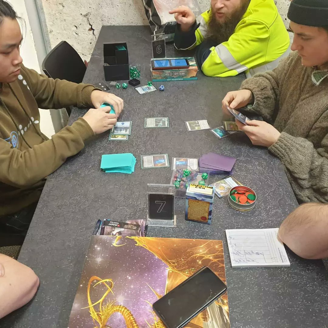 bea_dnd's tweet photo. The final match for control of the #streetsofnewcapenna
And a box of cards..
#MagicTheGathering #BeaDnDGames https://t.co/otimrV48Be
