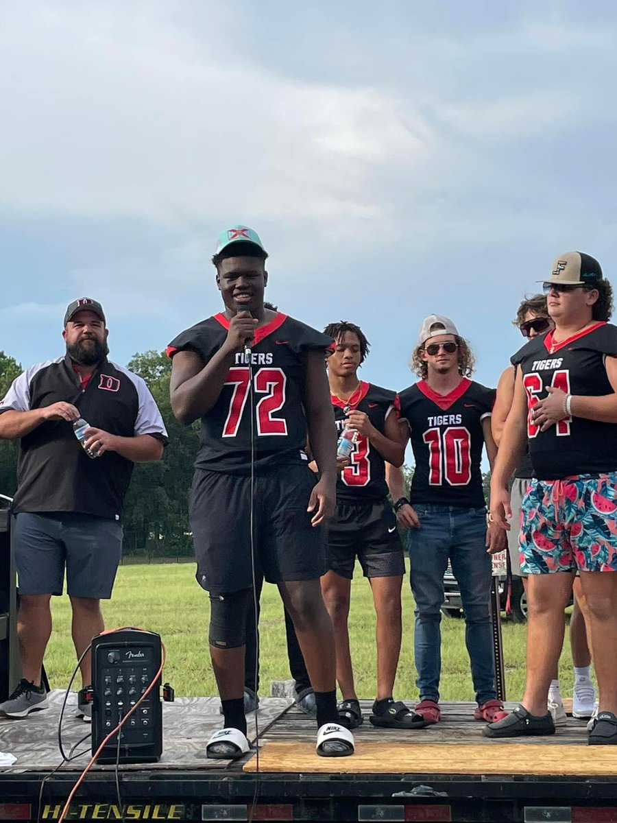 Dunnellon High School Football tweet media