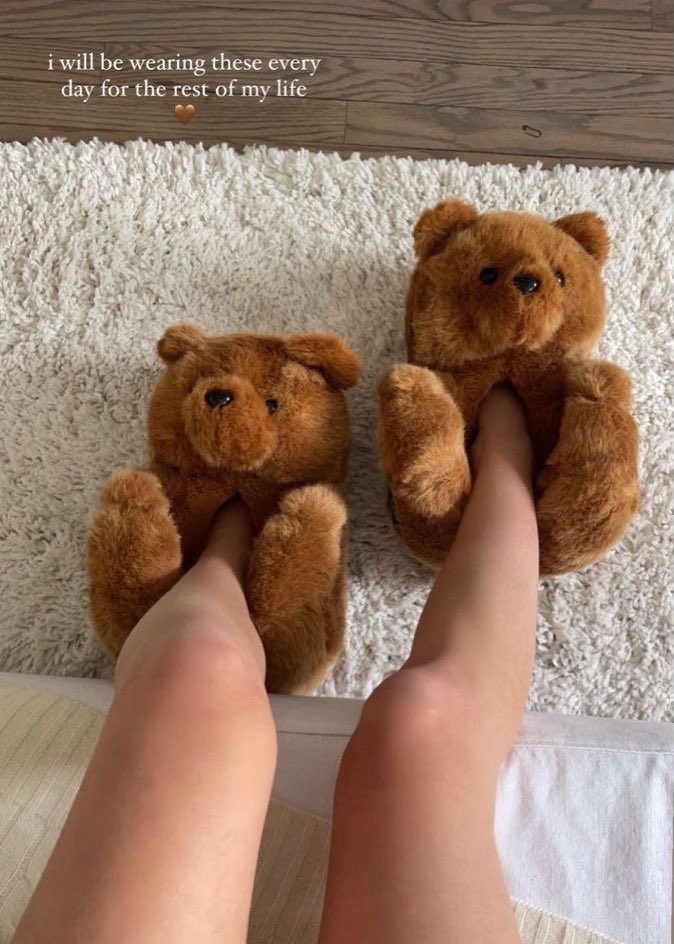 i need this bear slippers 🧸