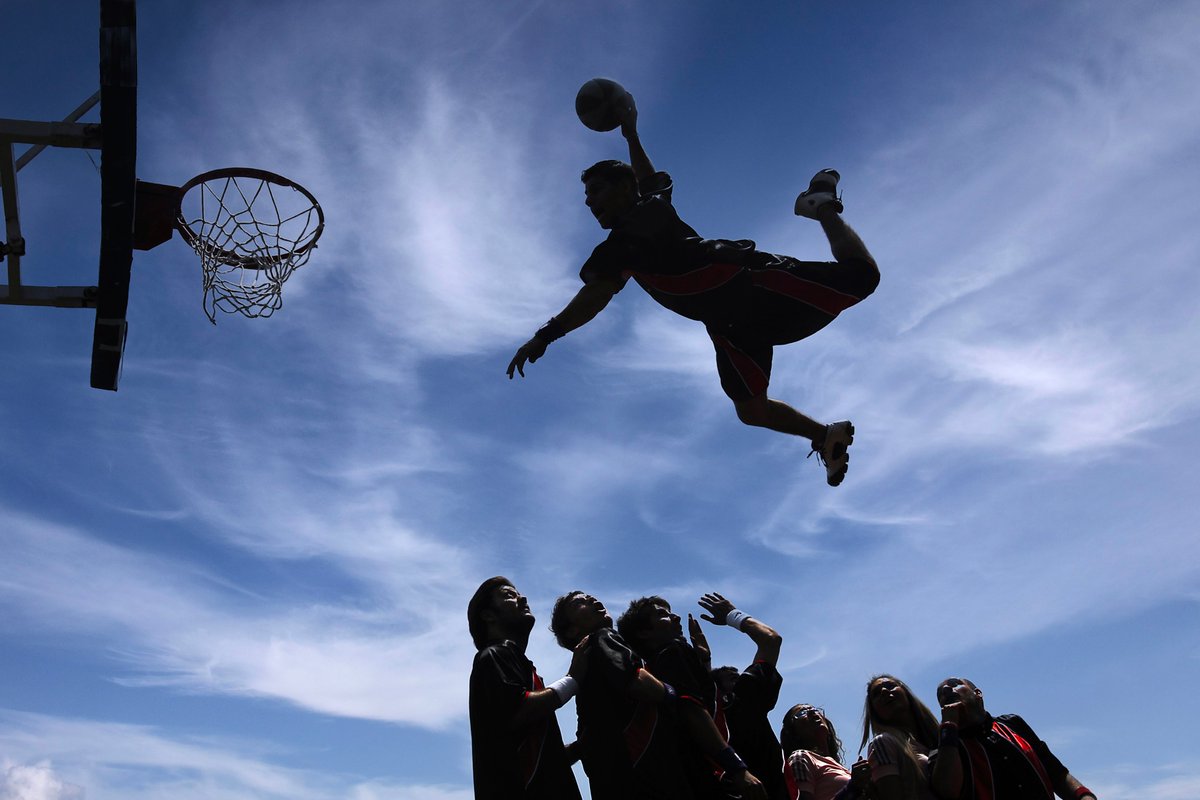 World Photography Day 2022 Giveaway🥳📸

"Basketball show" by Mustafa Ipek, valued at 0.025 ETH. It was a finalist at Sony's World Photography Awards!🔥

To enter
1⃣ Like &amp; retweet
2️⃣ follow <a href="/mipek3734/">mustafa ipek.eth</a> &amp; <a href="/avantgart_ai/">avantgART - let’s celebrate art!</a>
3️⃣ comment

Winner is announced in 24h

Read about its story👇