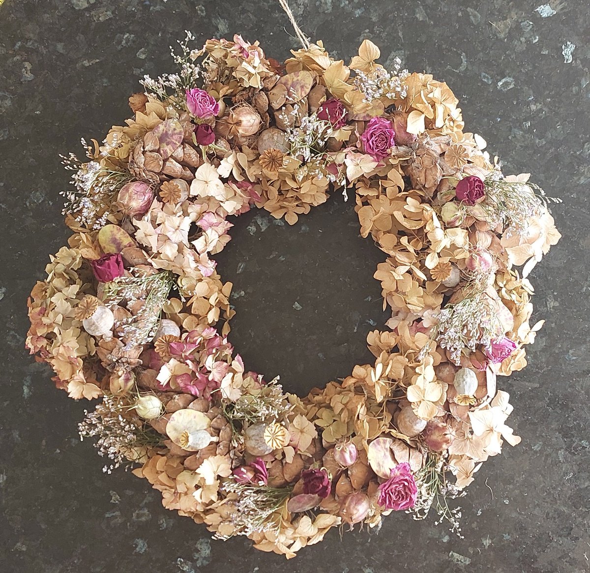 wlhaydock's tweet photo. Woman versus glue gun, glue gun won! π lovely dried wreath but was it worth the blisters? π³ #askmelater #driedwreath #gluegun #ouchy https://t.co/kqH3WZvRvd