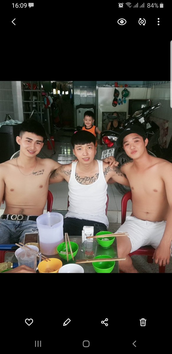 ng43740781's tweet photo. Nhà đc cái thằng nào củng đẹp troai hehe😜😜😜 https://t.co/415RXRzdSb