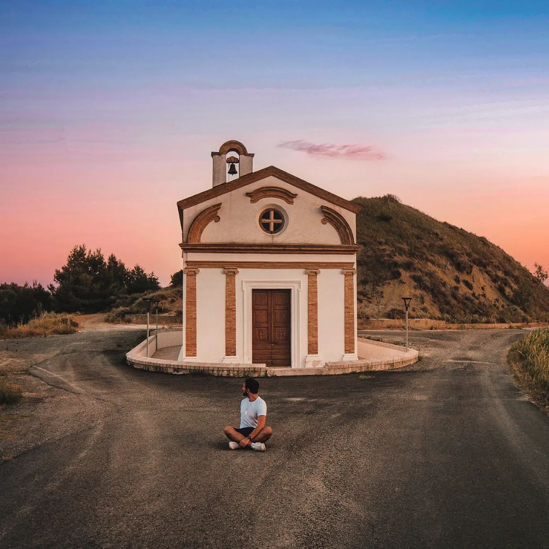 [#igersmateragoesto ➡ #Pisticci]

Che gioiellino la Chiesa di Santa Maria delle Grazie, poco distante dalla bella Pisticci ❤

📸 @ gabrylux 

#igersmatera
#igersbasilicata
#igersitalia 😉