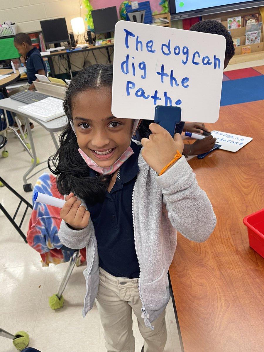 We pulled out our white boards yesterday for dictation of our sounds and sentences! ❤️ 
#erdtigers #firstgrade