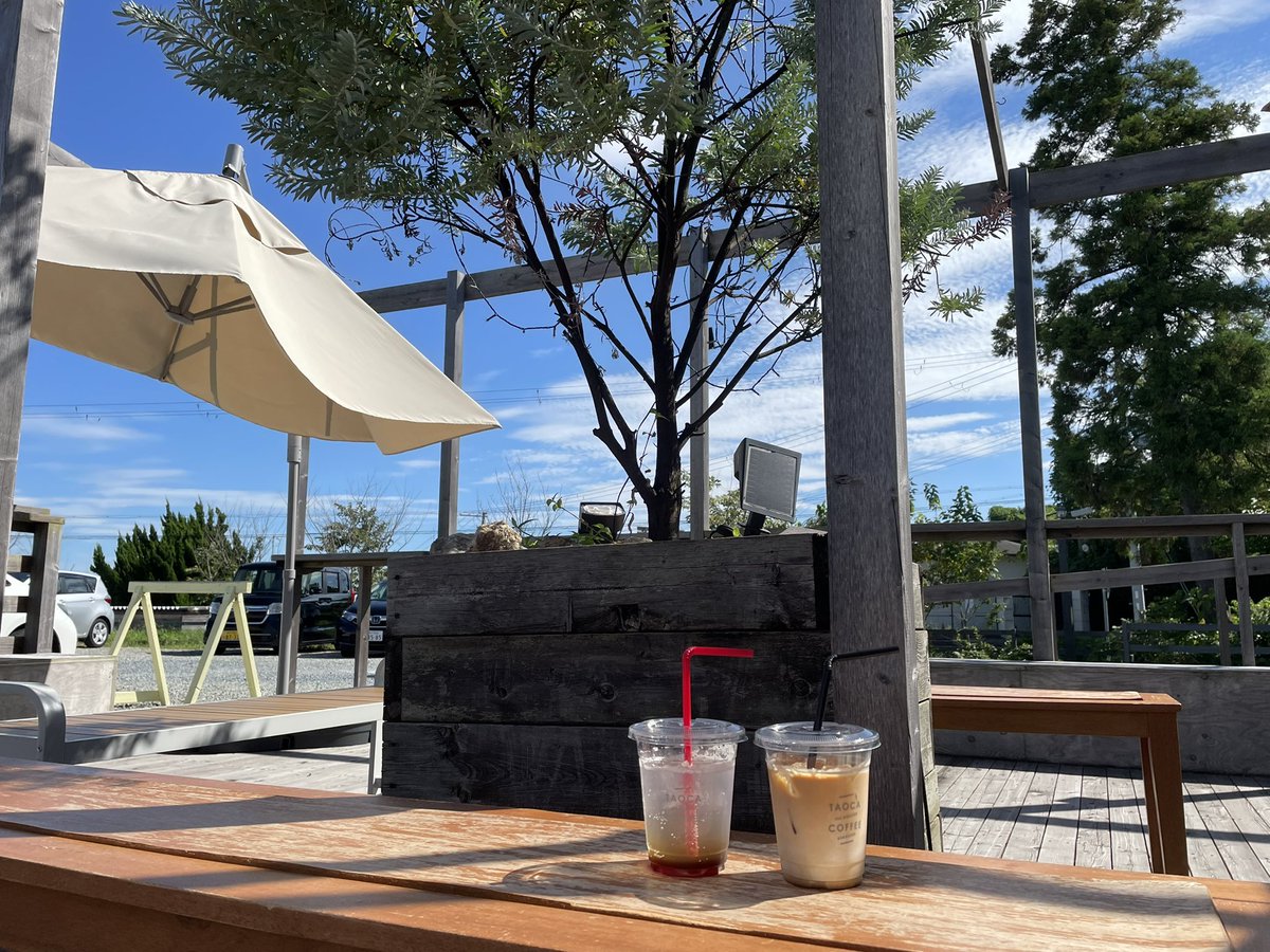 matsu070703's tweet photo. 娘はラテ、わたしはコーヒーチェリーソーダを飲みました！
コーヒーの実の果肉シロップを使って作られたという説明を読みながら飲みました。
梅シロップみたいな味で美味しかったです！
#taokacoffee https://t.co/A0IBW1R06D