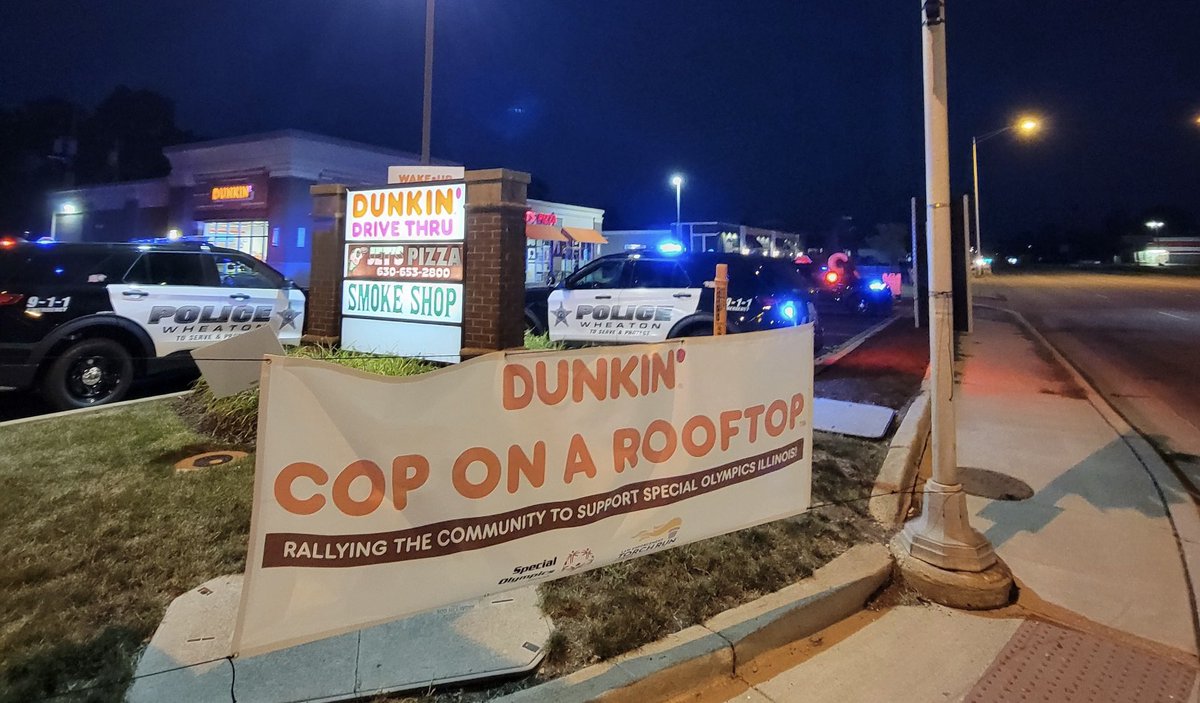 Come on down to the Dunkin’ at Roosevelt &amp; President this morning for #CopOnARooftop benefitting Special Olympics Illinois. Wheaton Police will be there until noon! wheaton.il.us/CivicAlerts.as…